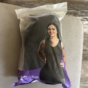 Snatch body stage one postop faja. Brand new in the bag with the tags on it